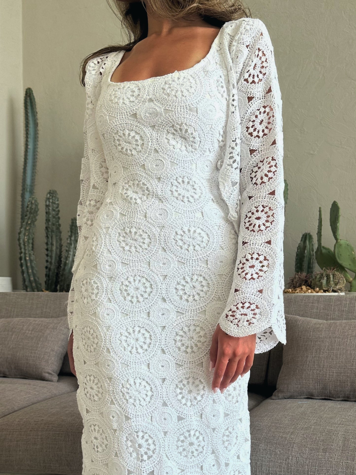 maia set in white